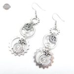 Boucles d'oreilles au design rétro-futuriste hiboux