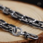 Accessoire masculin en argent inspiré du style victorien