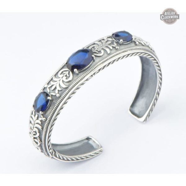 Bracelet vintage Élisabeth Báthory au style Steampunk