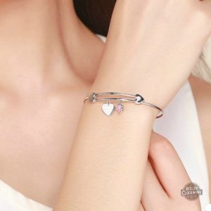 Accessoire steampunk : bracelet en argent pour un look vintage