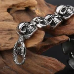 Style unique alliant gothique et esthétique steampunk