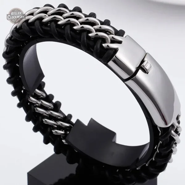 Design unique de bracelet en cuir et métal doré