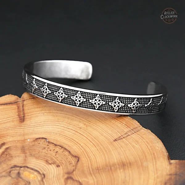 Élégant bracelet jonc masculin avec motif étoilé