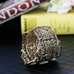 Manchette femme au design rétro steampunk