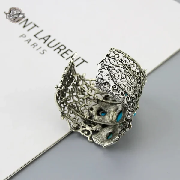 Bracelet élégant pour femme dans un style rétro
