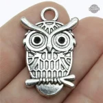Éléments de style steampunk avec hiboux