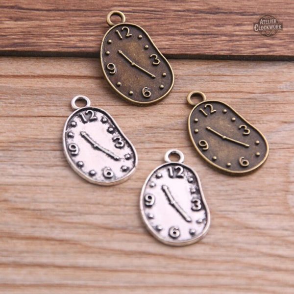 Accessoire horloge coulante pour style Steampunk
