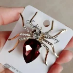 Araignée Swarovski, pièce maîtresse steampunk pour femme
