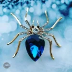 Élégante broche araignée, fusion du passé et futur steampunk
