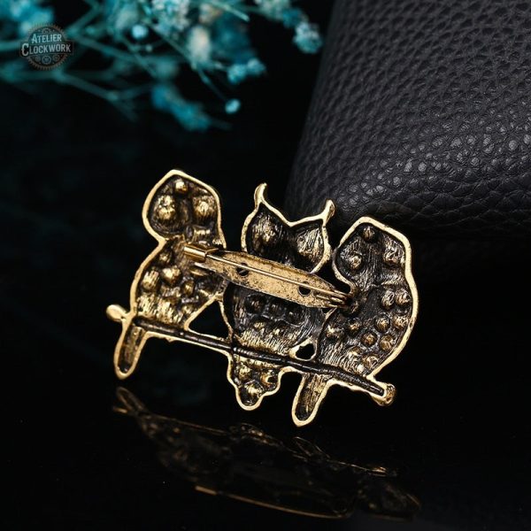 Accessoire steampunk élégant représentant des chouettes