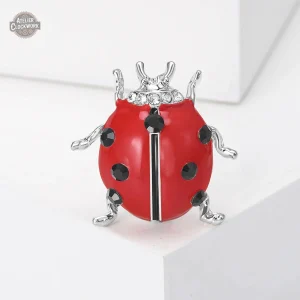 Accessoire coccinelle unique dans un style steampunk