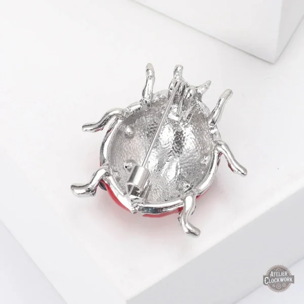 Broche steampunk, coccinelle pour une touche d'originalité