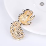 Bijou steampunk, écureuil, fusion de styles rétro et futuristes