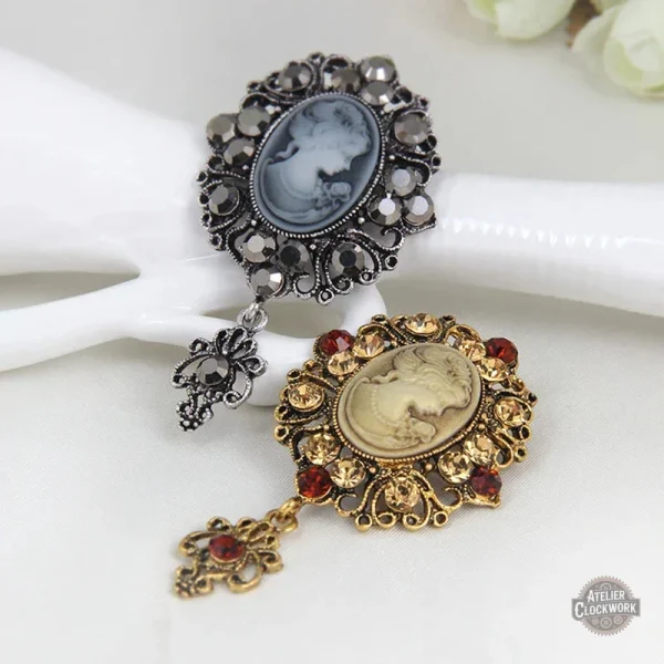 Accessoire vintage House of Hanover en style steampunk