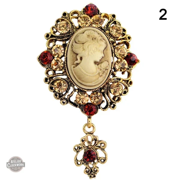 Détails raffinés de broche House of Hanover steampunk