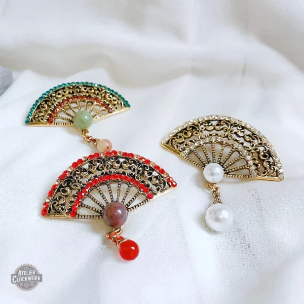 Broche fantaisie rétro inspirée par l'époque victorienne