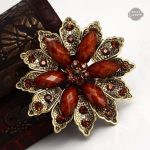 Broche originale pour femmes audacieuses