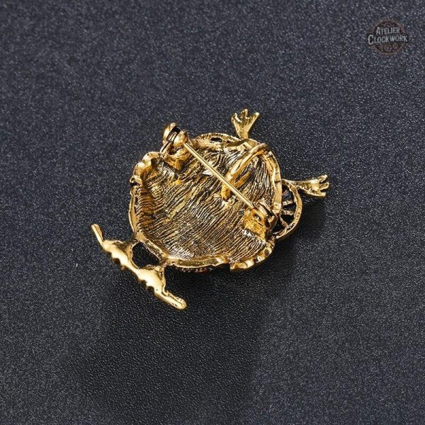 Élégante broche hibou, harmonie entre passé et futur
