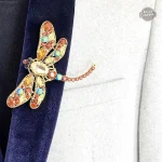 Broche femme libellule, touche d'originalité