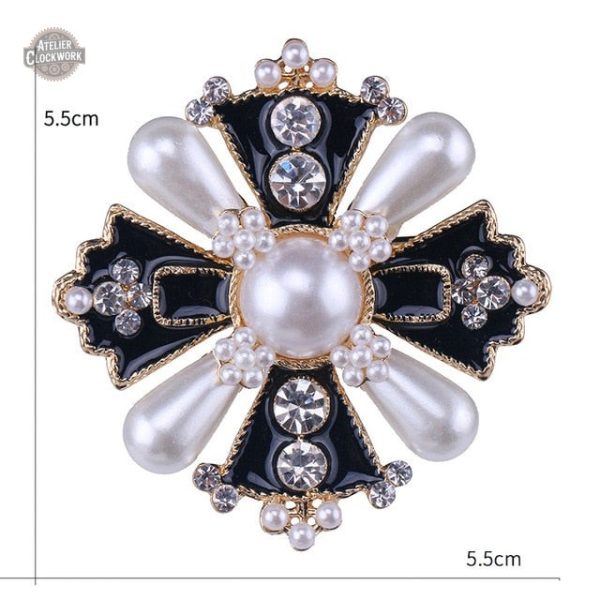 Bijou femme steampunk, mélange de style ancien et moderne
