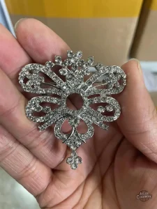 Accessoire steampunk en strass pour un look rétro