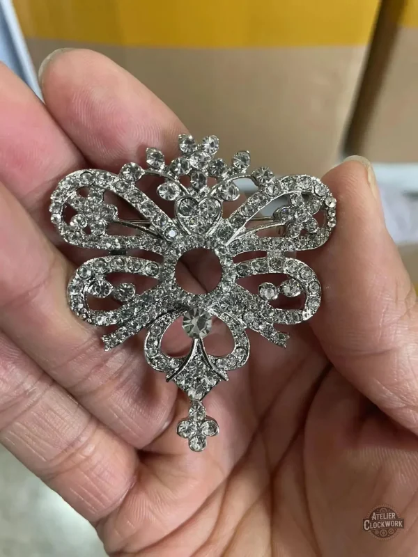 Accessoire steampunk en strass pour un look rétro