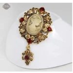 Broche Steampunk élégante au style victorien