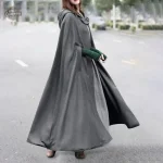 Manteau élégant pour femme dans le style steampunk