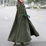 Cape femme au design victorien pour une allure unique