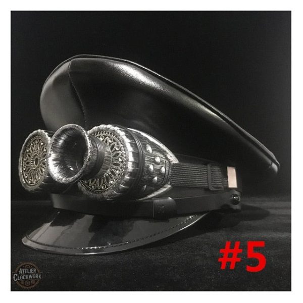 Casquette avec détails inspirés de l'armée