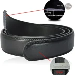 Boucle argentée sur ceinture noire, style dandy audacieux