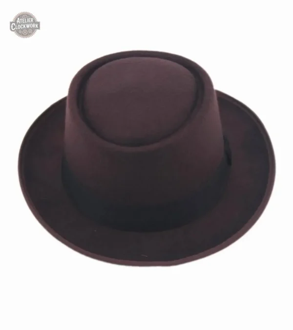 Chapeau steampunk avec bord large distinctif