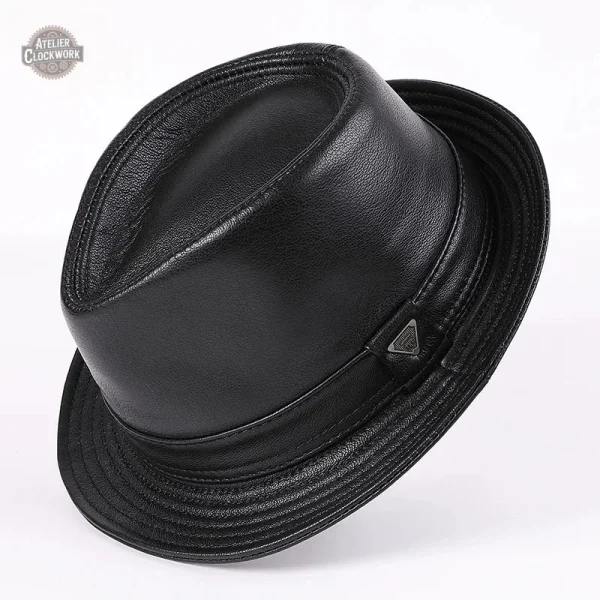 Chapeau en cuir au design moderne et sophistiqué