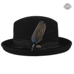 Chapeau noir au style rétro-futuriste