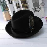 Fedora noir, touche chic pour tenue unique