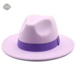 Chapeau noir à la finition impeccable