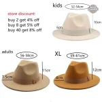 Chapeau feutre noir au design sophistiqué