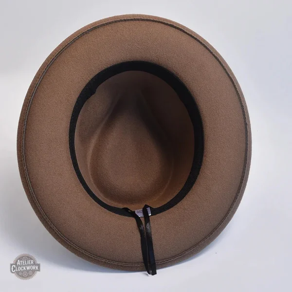 Chapeau marron chic pour look rétro