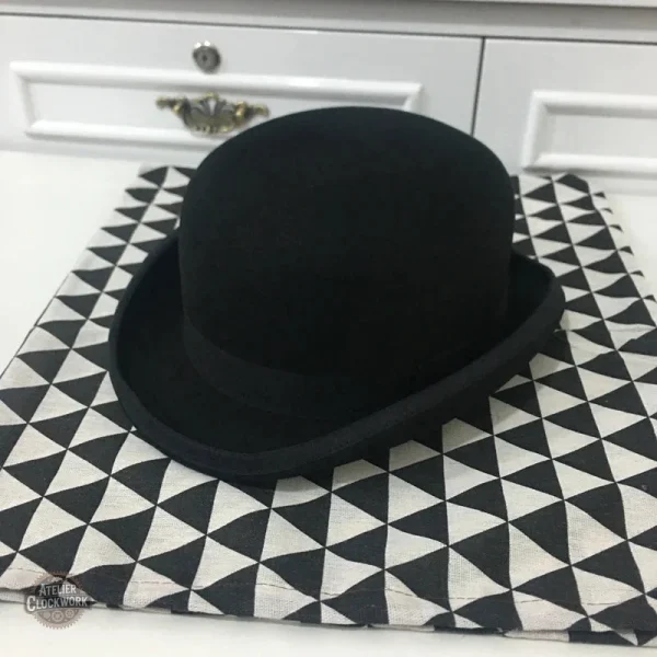 Chapeau élégant pour homme, ajoutant du charme à n'importe quelle tenue