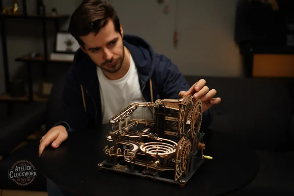 Chemin de billes en puzzle 3D à assembler soi-même