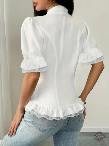 Blouse blanche inspirée du style victorien