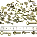 Ensemble d'accessoires steampunk avec clefs décoratives