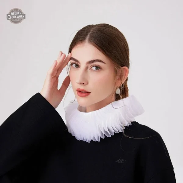 Col Milady pour un look cosplay élégant