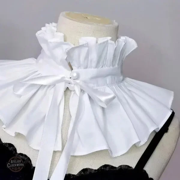 Col décoratif pour un look cosplay original