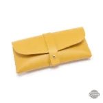 Étui à lunettes en cuir avec esthétique rétro