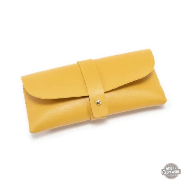 Étui à lunettes en cuir avec esthétique rétro