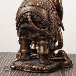 Éléphant décoratif steampunk, fusion d'art et de mécanique