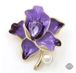 Broche steampunk femme décorée d'une fleur délicate