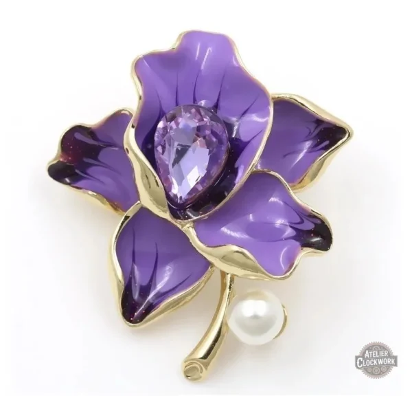 Broche steampunk femme décorée d'une fleur délicate