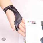 Détails des gants en cuir pour cosplay Steampunk